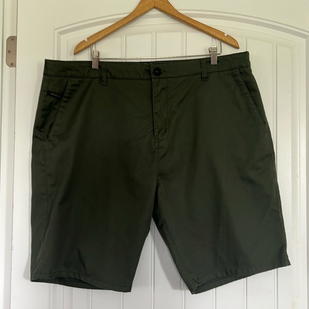 Ripcurl Standard Mens Shorts Size 42 - image 1
